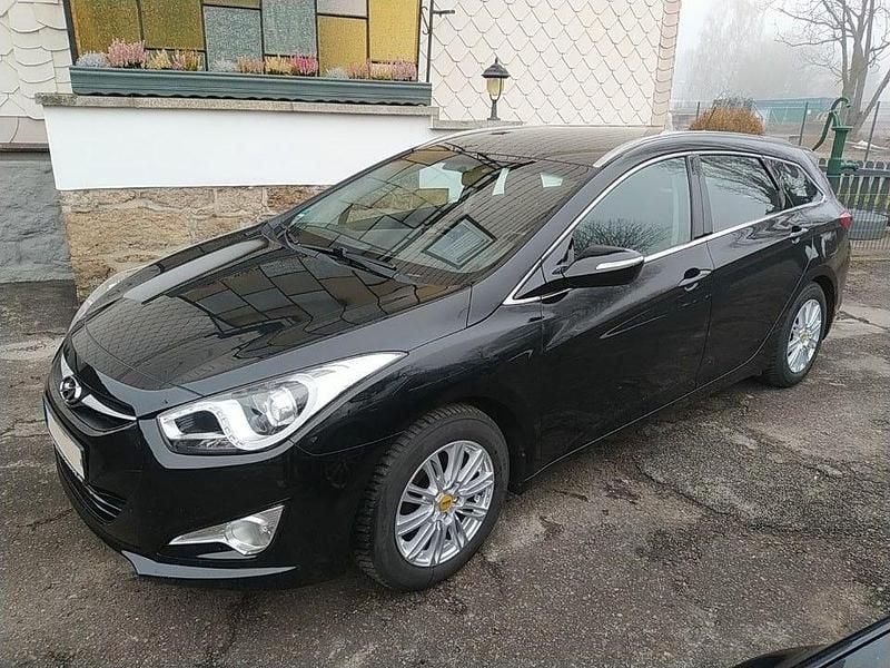 Gebraucht Hyundai i40 Edition 135 PS (99 kW) 2013 Schwarz Kombi