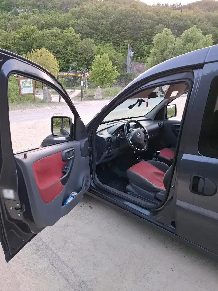 Gebraucht Opel Combo 75 PS (55 kW) 2004 Violet Van / Kleinbus