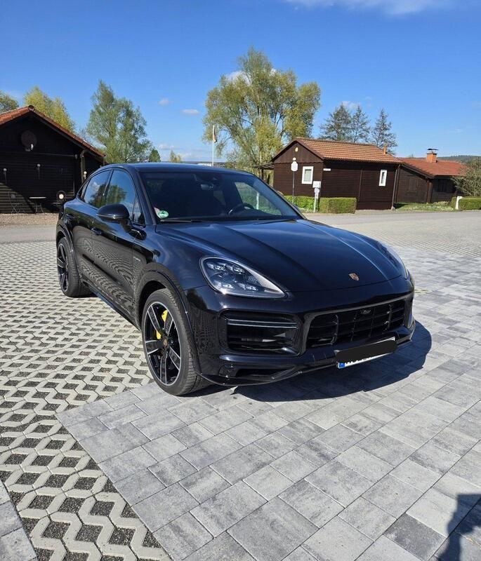 Schwarz Gebraucht 2021 Porsche Cayenne Turbo S SUV | 110.500 € (Fairer Preis) - Bild 1/4