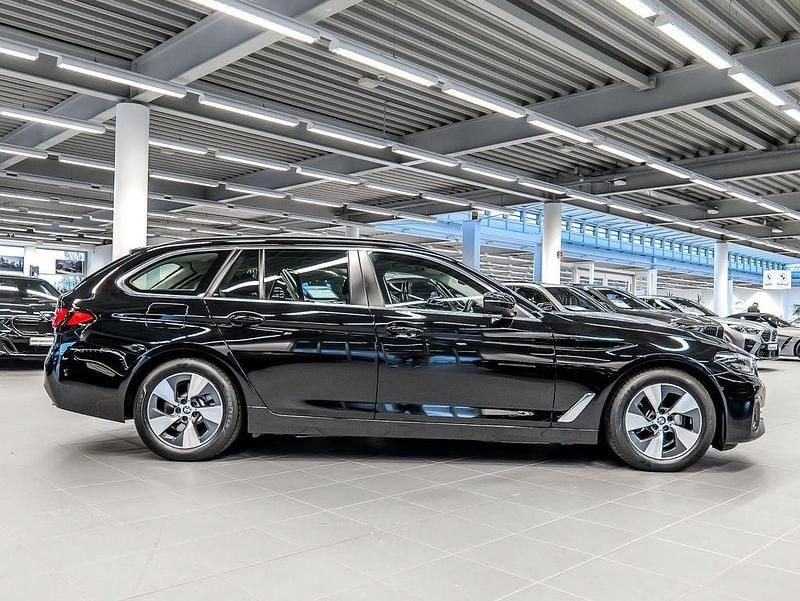 Gebraucht BMW 520 190 PS (139 kW) 2022 Schwarz Kombi