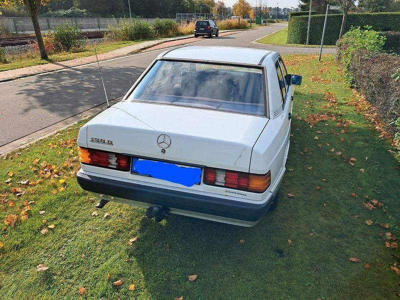 Gebraucht Mercedes 190 75 PS (55 kW) 1991 Weiß Limousine