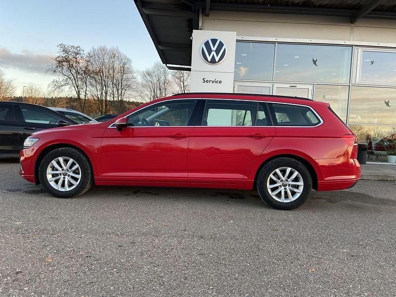 Gebraucht VW Passat Business 122 PS (89 kW) 2023 Rot Kombi