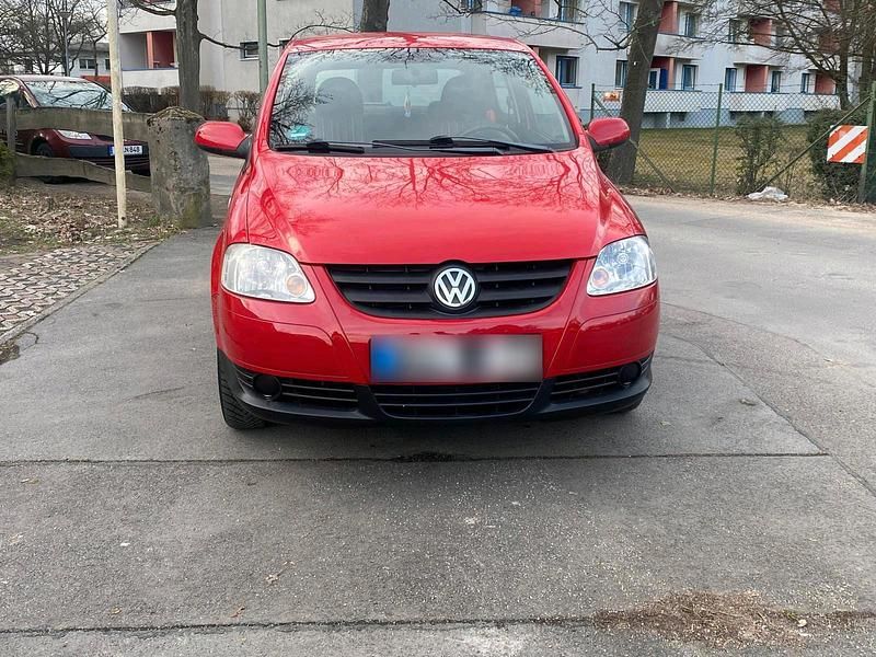 Usata VW Fox 75 CV (55 kW) 2006 Rosso Utilitaria