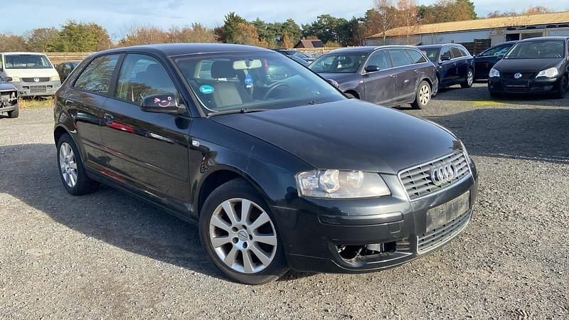 Schwarz Gebraucht 2003 Audi A3 Kleinwagen | 1.200 € (Superpreis) - Bild 1/4