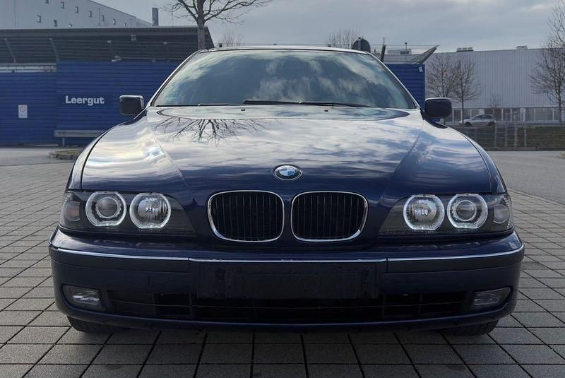 Gebraucht BMW 523 170 PS (125 kW) 1996 Blau Limousine