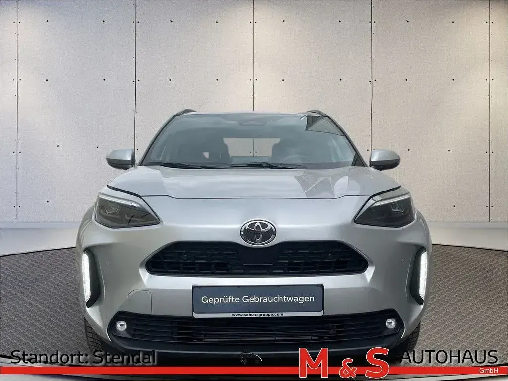 Gebraucht Toyota Yaris Cross 131 PS (96 kW) 2025 Silber SUV