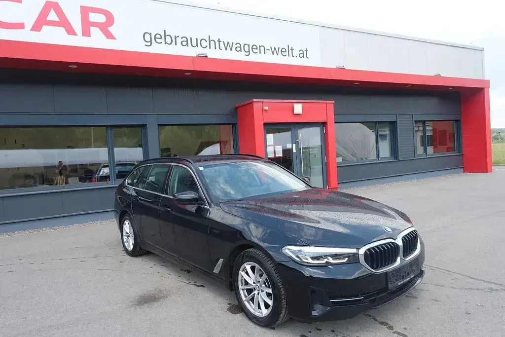 Second-hand BMW 520 190 CP (139 kW) 2022 Negru Berlinǎ
