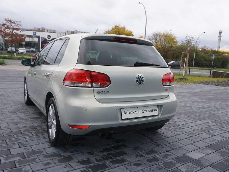 Gebraucht VW Golf VI Match 122 PS (89 kW) 2012 Silber Kleinwagen