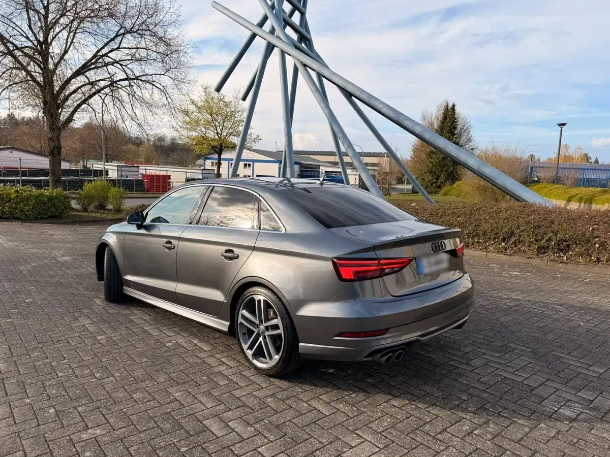 Second-hand Audi A3 S-Line 150 CP (110 kW) 2017 Gri Berlinǎ