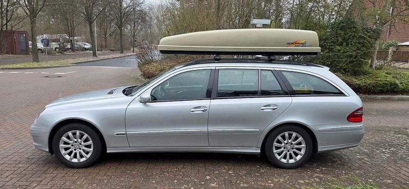 Silber Gebraucht 2007 Mercedes E200 Kombi | 5.600 € (Etwas zu teuer) - Bild 1/4