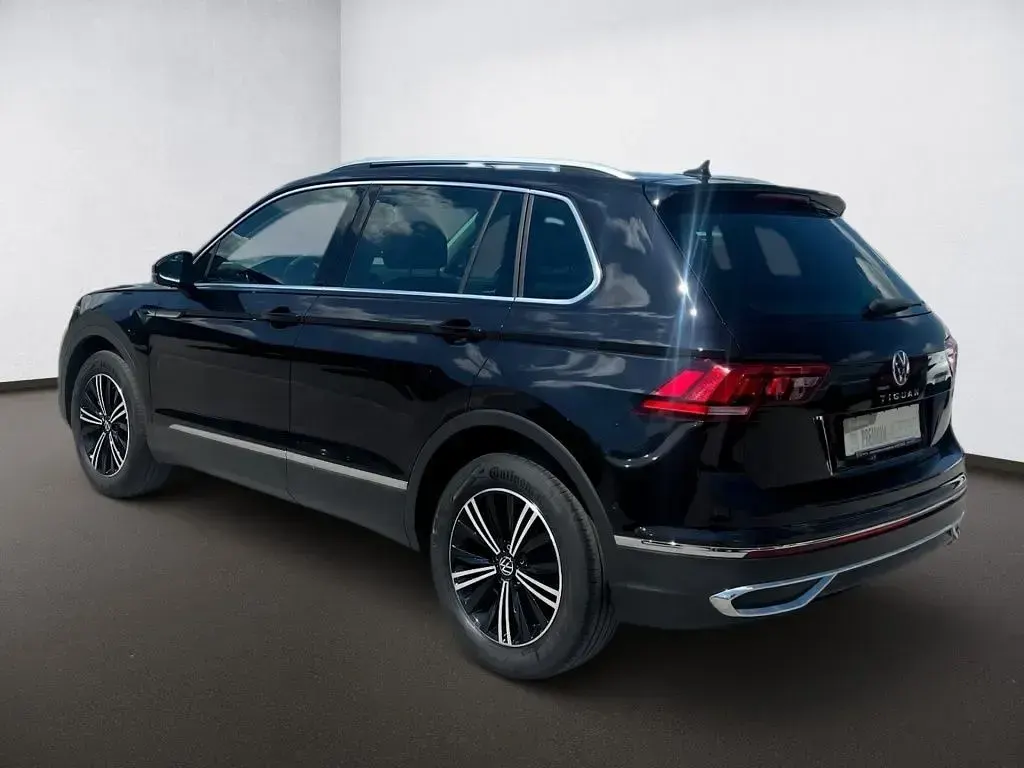 Gebraucht VW Tiguan Elegance 190 PS (139 kW) 2022 Schwarz deep black perleffekt SUV