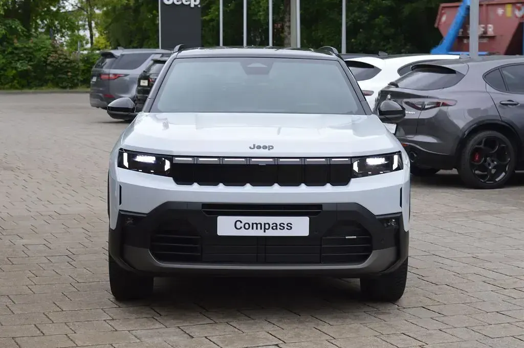 Neu Jeep Compass 224 PS (164 kW) 2026 Weiß SUV