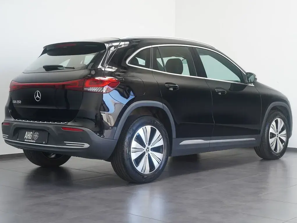 Gebraucht Mercedes EQA250 Progressive 139 kW (190 PS) 2023 Schwarz SUV