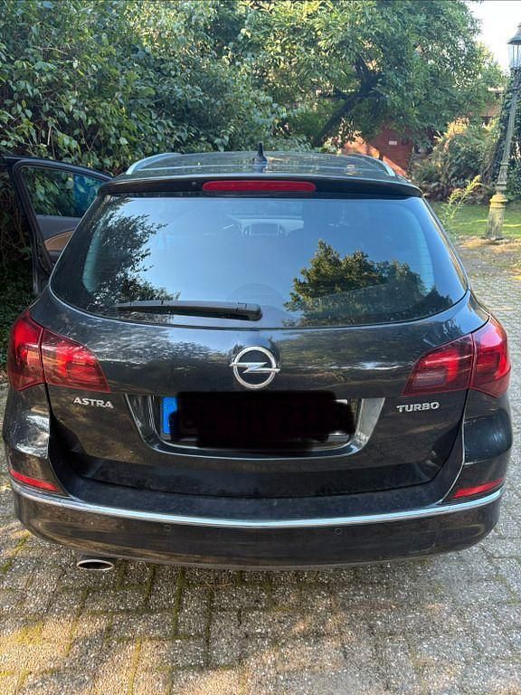 Gebraucht Opel Astra Active 140 PS (102 kW) 2013 Schwarz Kombi