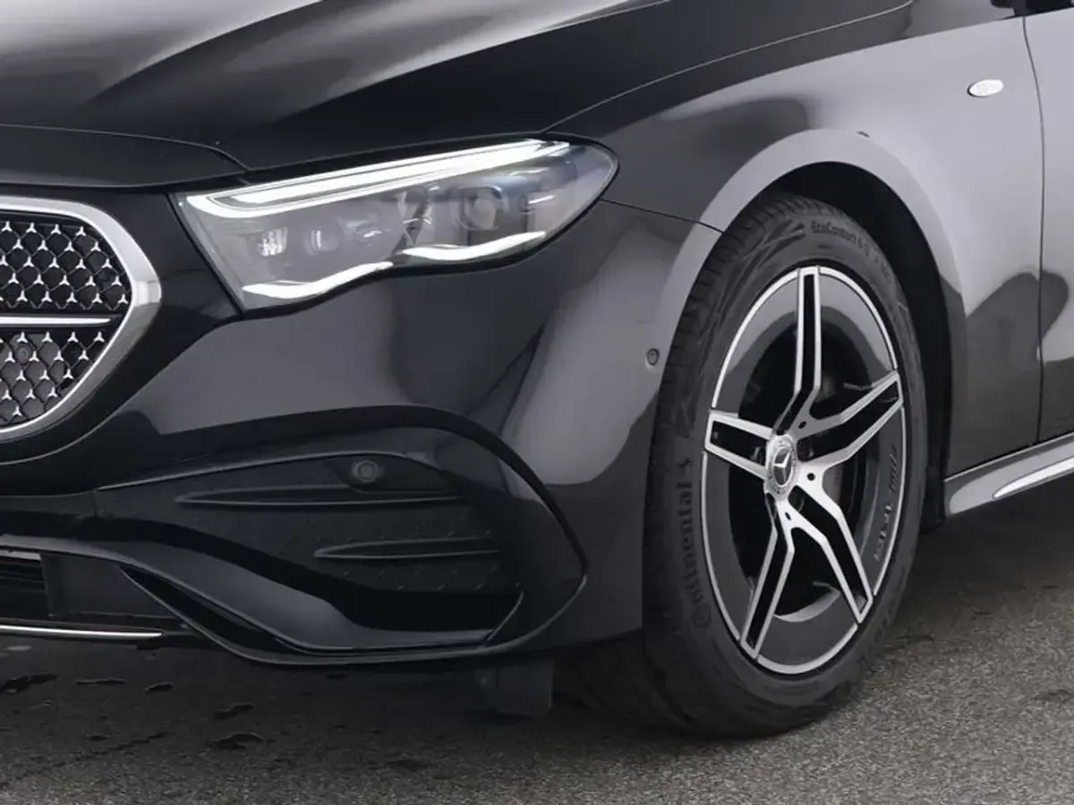 Gebraucht Mercedes E300 AMG 313 PS (230 kW) 2025 Lack obsidianschwarz Kombi