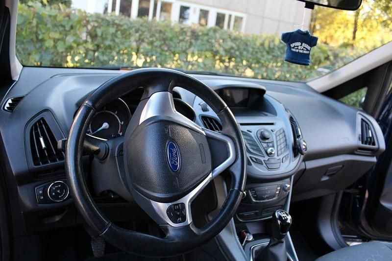 Second-hand Ford B-MAX SYNC Edition 75 CP (55 kW) 2013 Albastru Monovolum