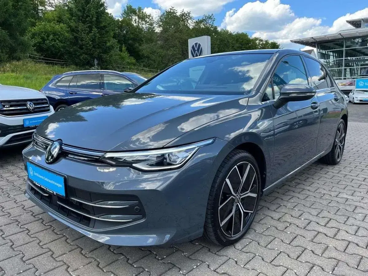 Gebraucht VW Golf VIII Edition 150 PS (110 kW) 2024 Delfingrau Limousine