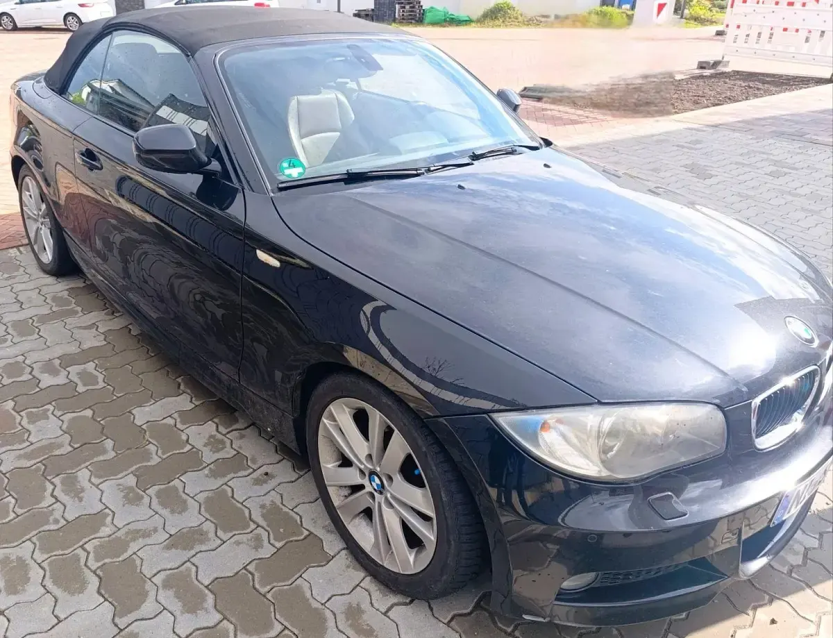 Gebraucht BMW 123 Cabriolet Performance 204 PS (150 kW) 2011 Schwarz Cabrio