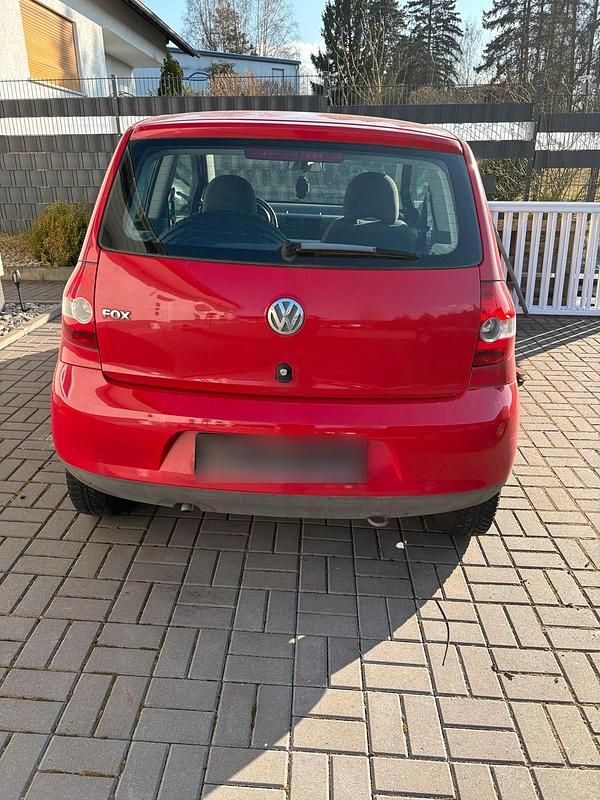 Usata VW Fox 55 CV (40 kW) 2006 Rosso Utilitaria