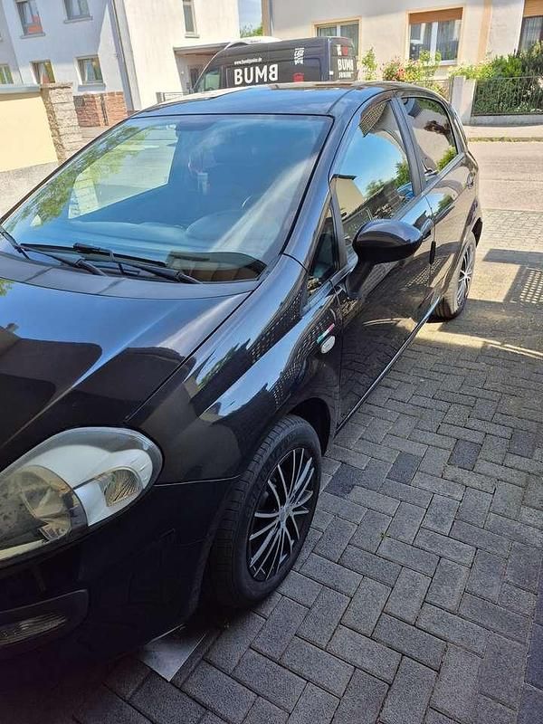 Schwarz Gebraucht 2010 Fiat Punto Evo Racing Kleinwagen | 1.350 € (Fairer Preis) - Bild 1/4