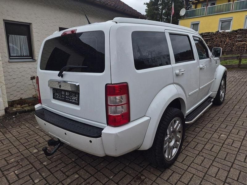 Gebraucht Dodge Nitro 260 PS (191 kW) 2011 Schwarz SUV