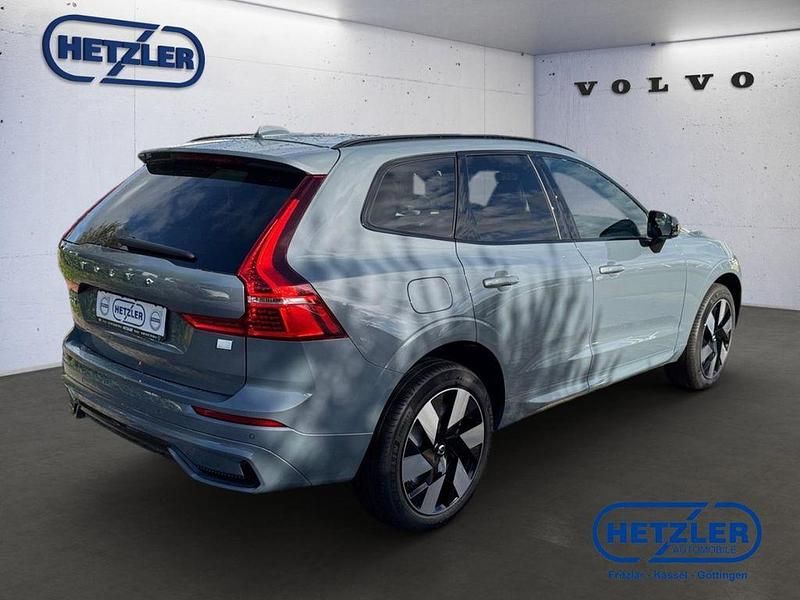 Neu Volvo XC60 Plus 398 PS (292 kW) 2025 Thunder grey / metallic SUV