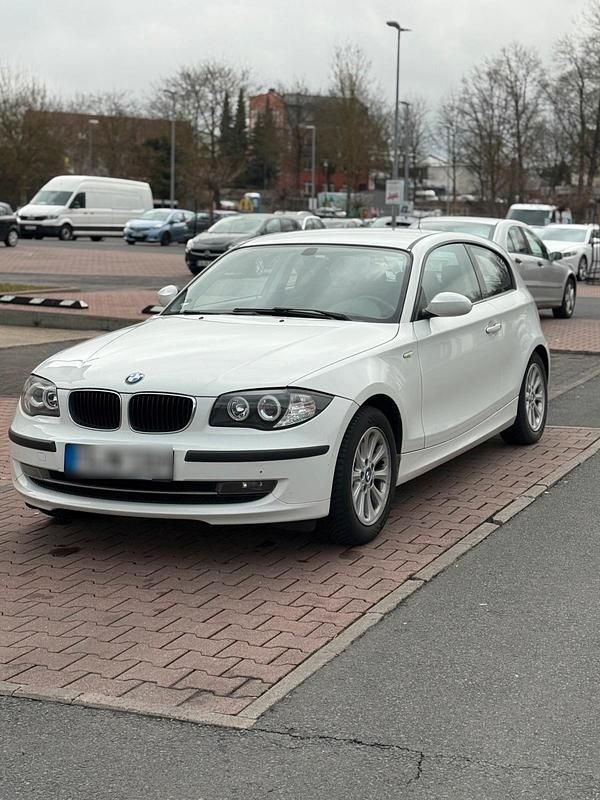 Gebraucht BMW 116 122 PS (89 kW) 2007 Weiß Kleinwagen