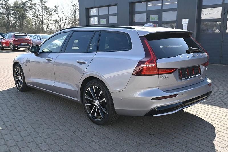 Gebraucht Volvo V60 Plus 349 PS (256 kW) 2025 Silber Kombi
