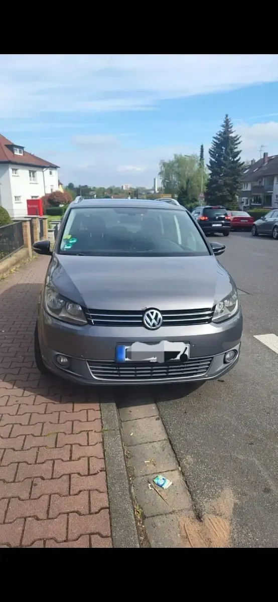 Gebraucht VW Touran 105 PS (77 kW) 2011 Grau Van / Kleinbus