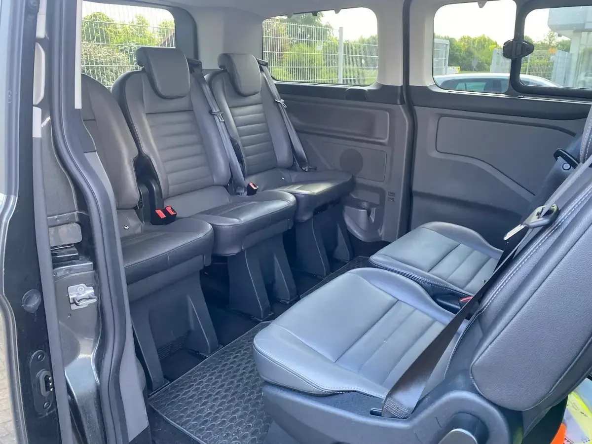 Gebraucht Ford Tourneo Custom Titanium 190 PS (139 kW) 2018 Schwarz Van