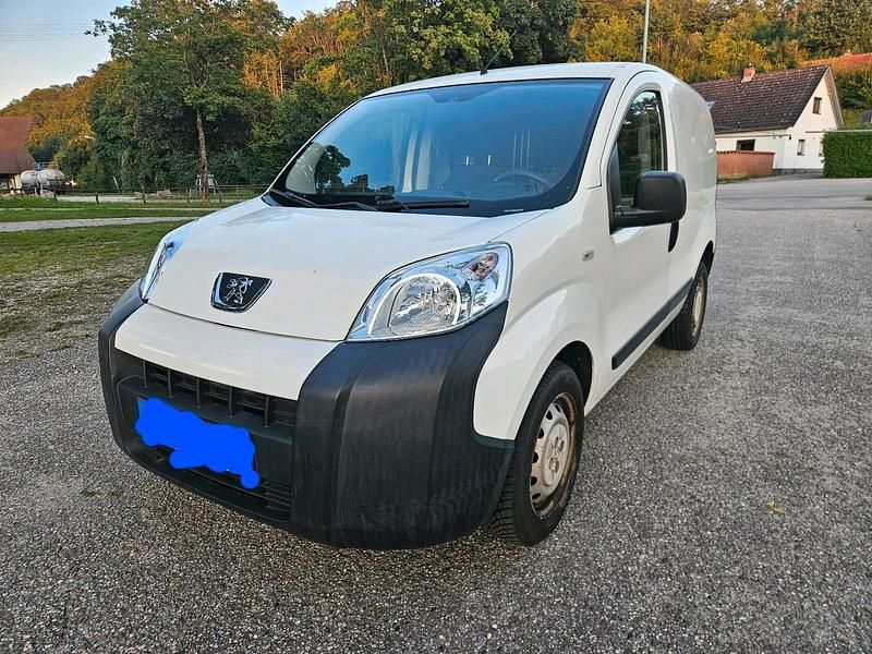 Weiß Gebraucht 2010 Peugeot Bipper Van / Kleinbus | 3.900 € - Bild 1/4