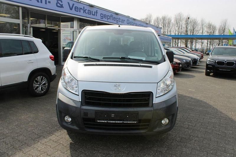 Gebraucht Peugeot TePee Access 128 PS (94 kW) 2015 Silber Van / Kleinbus