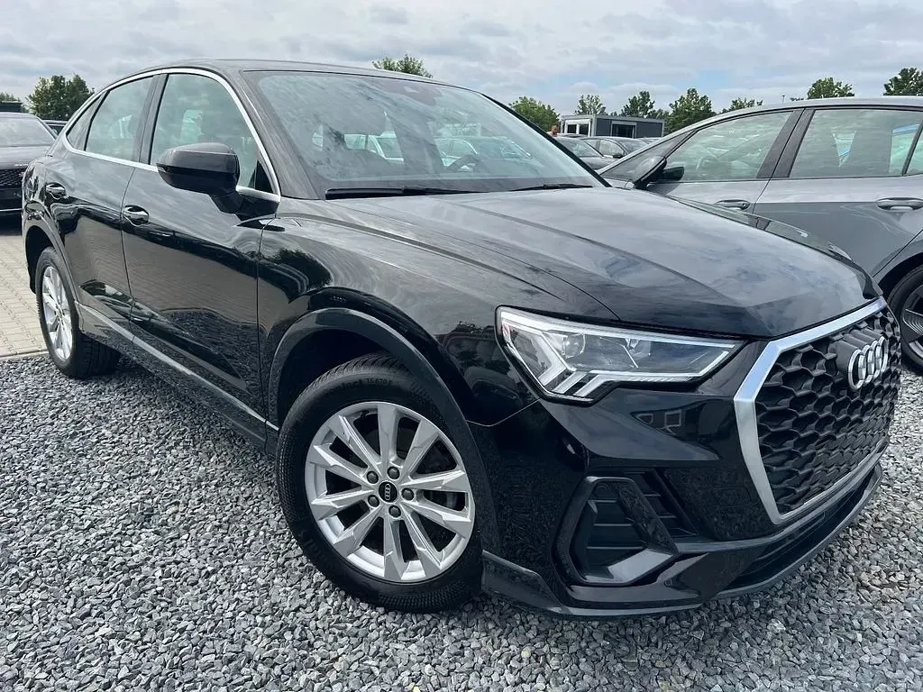 Gebraucht Audi Q3 Sportback Basis 150 PS (110 kW) 2023 Schwarz SUV