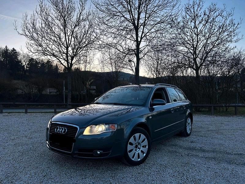 Grau Gebraucht 2005 Audi A4 Kombi | 2.799 € (Superpreis) - Bild 1/4