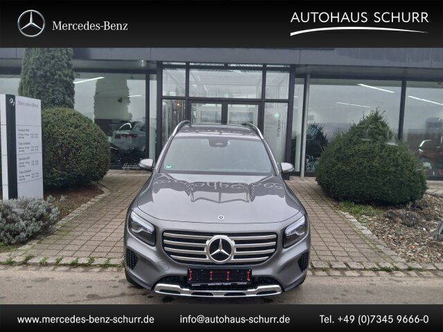 Grau Gebraucht 2024 Mercedes GLB200 Progressive SUV | 39.900 € (Fairer Preis) - Bild 1/4