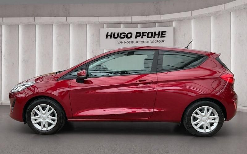 Gebraucht Ford Fiesta Cool & Connect 70 PS (51 kW) 2017 Rot Limousine