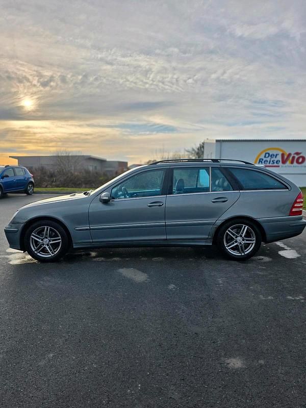 Gebraucht Mercedes C220 Avantgarde 150 PS (110 kW) 2005 Kombi
