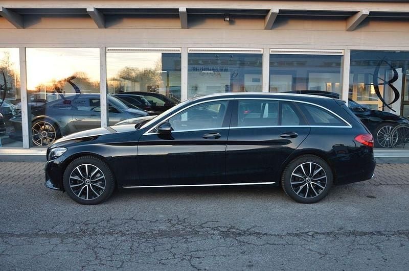 Gebraucht Mercedes C160 Avantgarde 129 PS (94 kW) 2019 Schwarz/baltic black Coupé