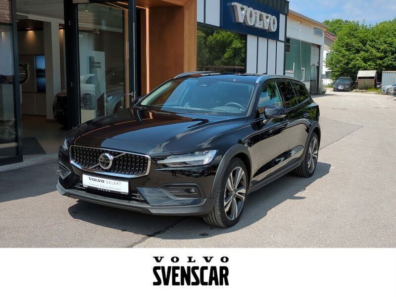 Onyx black / metallic Gebraucht 2024 Volvo V60 CC Ultimate Kombi | 52.890 € (Fairer Preis) - Bild 1/4
