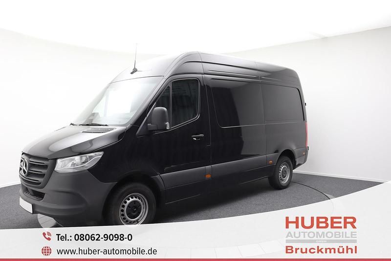 Tiefschwarz Gebraucht 2024 Mercedes Sprinter Van | 49.750 € (Teuer) - Bild 1/4