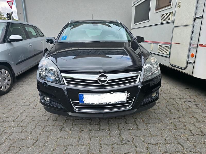 Gebraucht Opel Astra 140 PS (102 kW) 2008 Schwarz Kombi