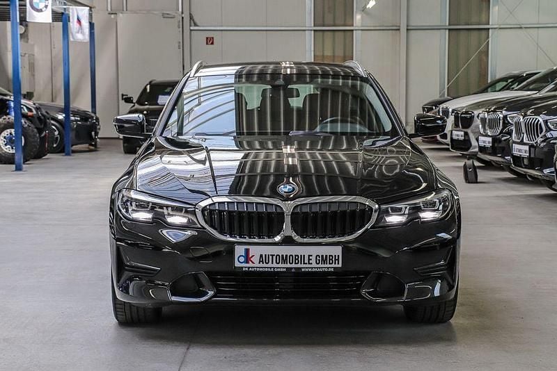 Gebraucht BMW 330 Advantage 258 PS (189 kW) 2021 Schwarz Kombi