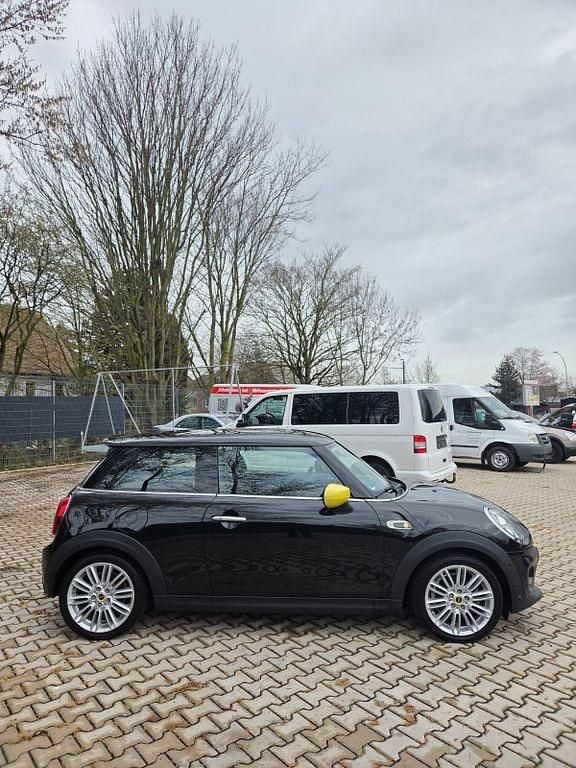 Gebraucht Mini Cooper SE 135 kW (184 PS) 2021 Schwarz Kleinwagen