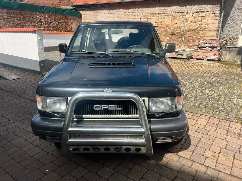 Gebraucht Opel Monterey 114 PS (83 kW) 1993 Schwarz SUV