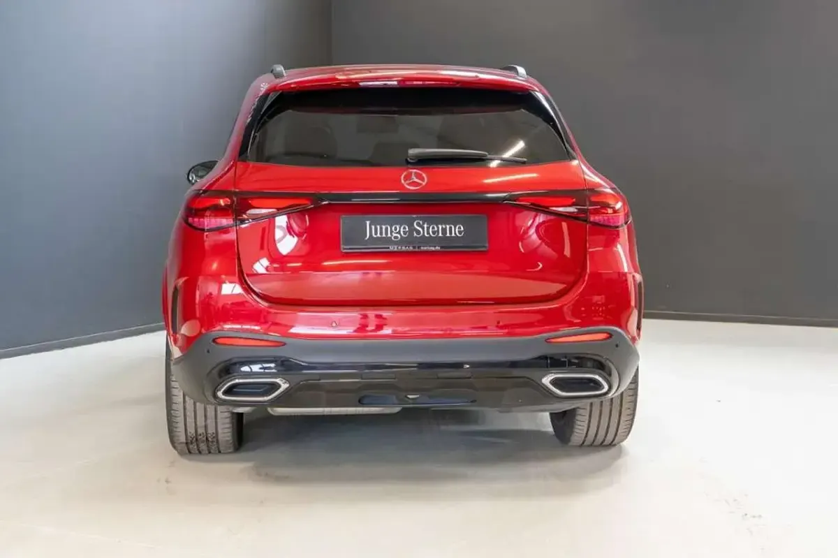 Gebraucht Mercedes GLC300 AMG 269 PS (197 kW) 2025 Manufaktur patagonienrot metal SUV