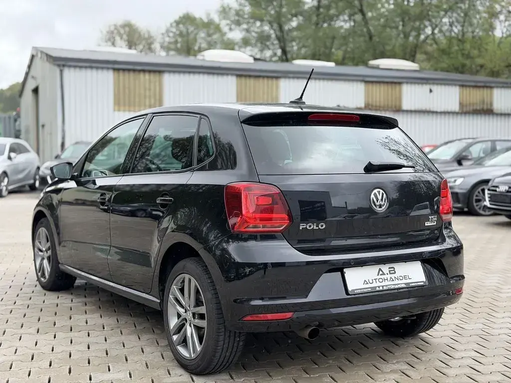 Gebraucht VW Polo LOUNGE 90 PS (66 kW) 2015 Schwarz Limousine
