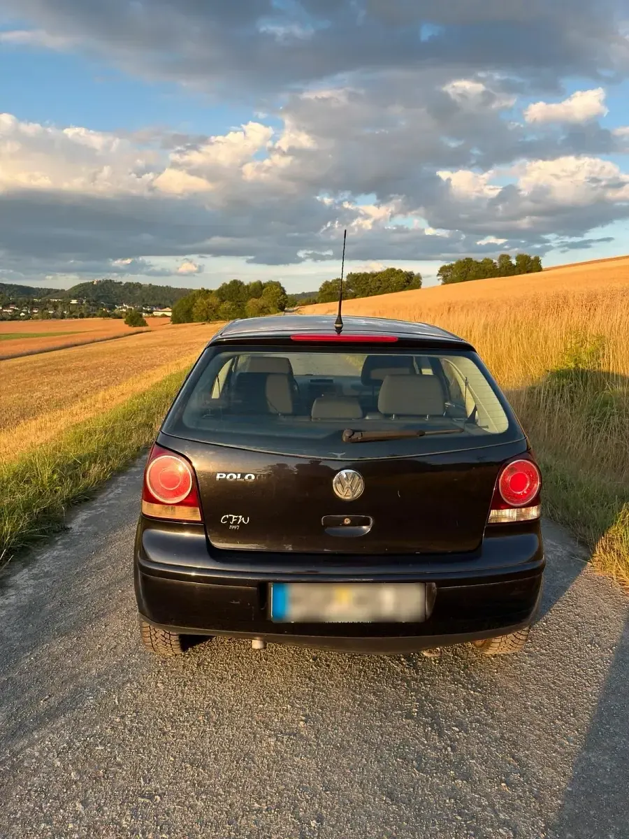 Gebraucht VW Polo 75 PS (55 kW) 2007 Schwarz Kleinwagen