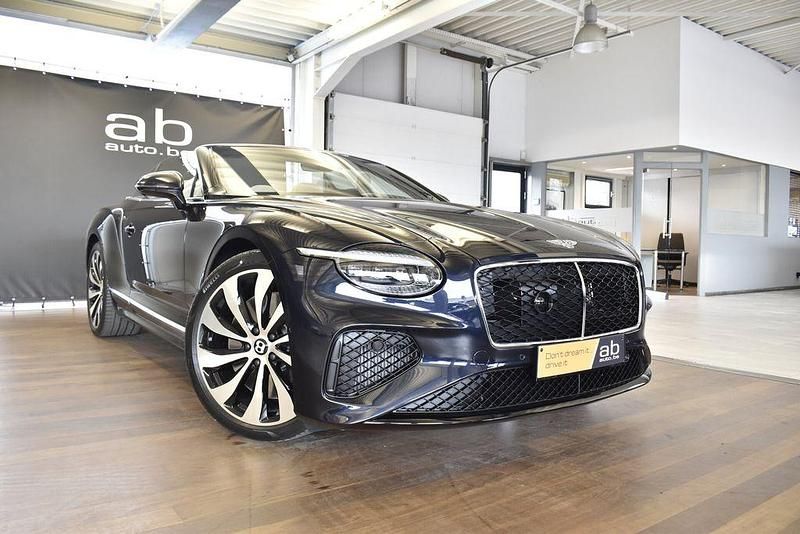 Gebraucht Bentley Continental 681 PS (500 kW) 2026 Blau Cabrio