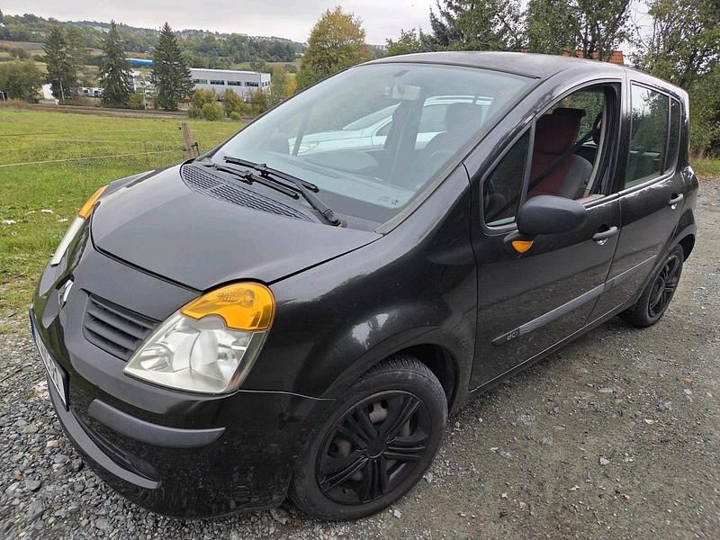 Schwarz Gebraucht 2005 Renault 10 Limousine | 1.599 € - Bild 1/4