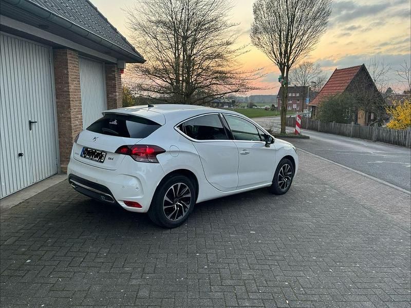Gebraucht DS Automobiles DS4 120 PS (88 kW) 2017 Weiß Limousine